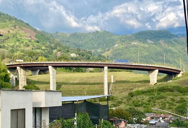 Puente Helicoidal en Calarcá, Quindío. Foto: Cortesía Gobernación del Quindío