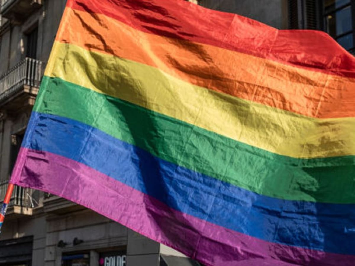 Bellas Artes becará a joven LGBTI que perdió un brazo en Sincelejo