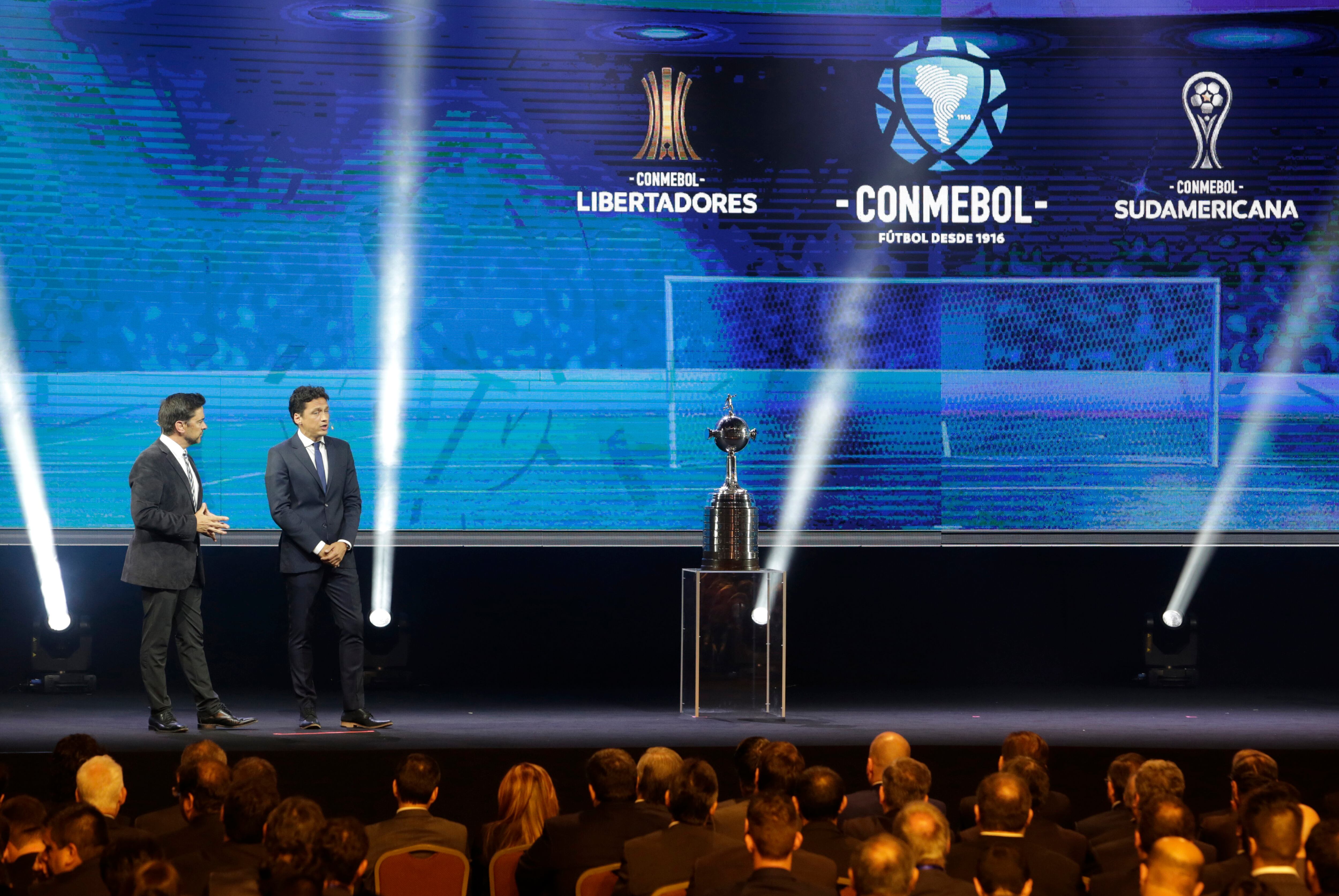 Sorteo Copa Libertadores y Copa Sudamericana. (Photo by Luis Vera/Getty Images)