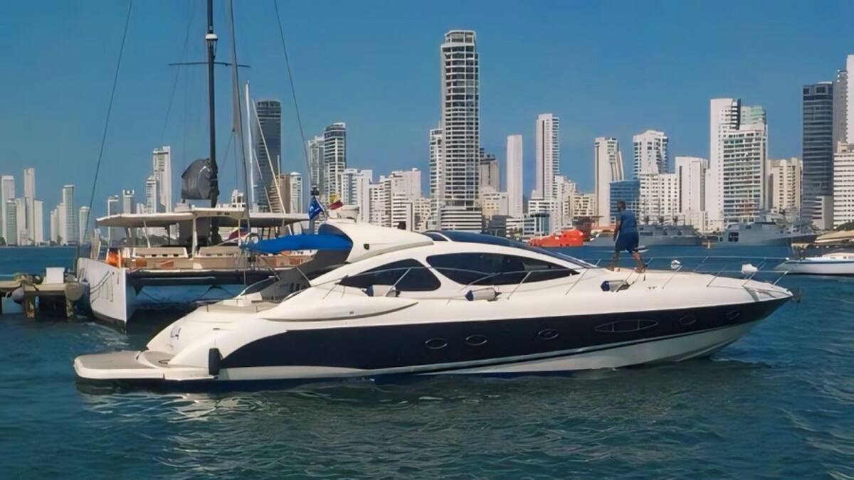 12 estadounidenses y dos colombianos rescatados tras hundimiento de lancha en Cartagena
