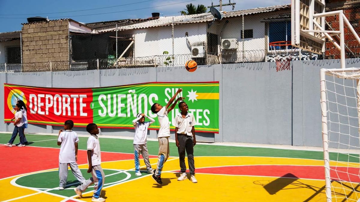 De grietas y riesgos a juego seguro: la nueva cancha múltiple de la I.E. Santa María