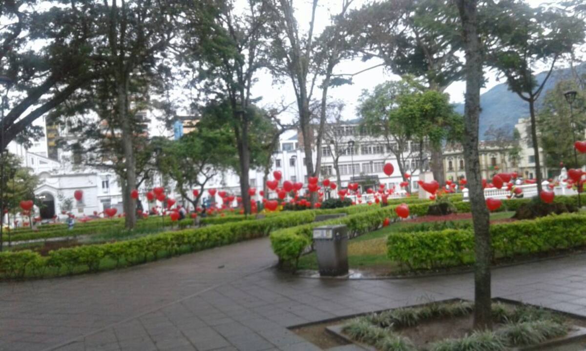 La fundación de Ibagué se dio en el sitio que hoy ocupa el municipio de Cajamarca pero por el asedio de la tribu Pijao el caserío tuvo que ser trasladado al valle de san Bonifacio de Ibagué.