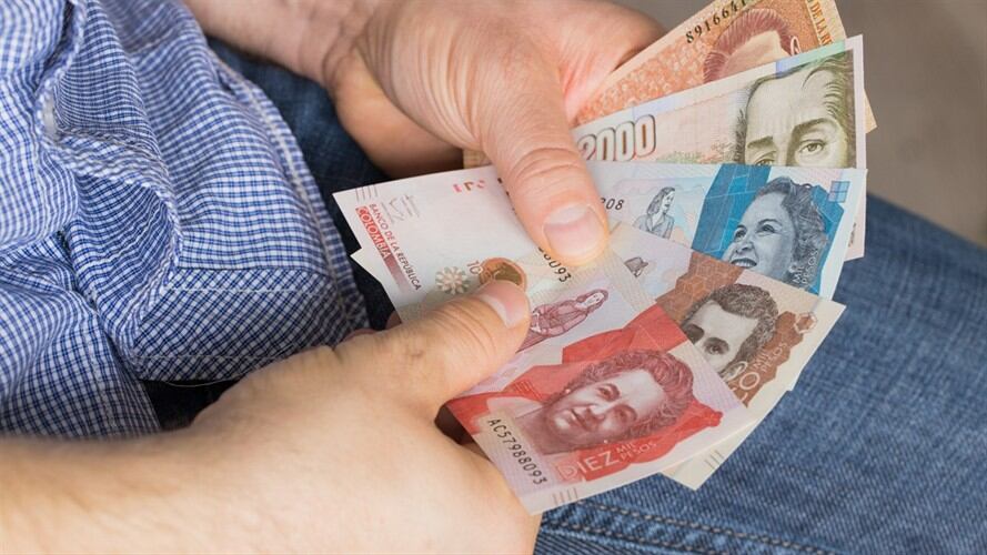 Trabajadores de la Secretaría de Salud de Bogotá denuncian falta de pago de salarios. Foto: Getty Images / ANDRZEJ ROSTEK