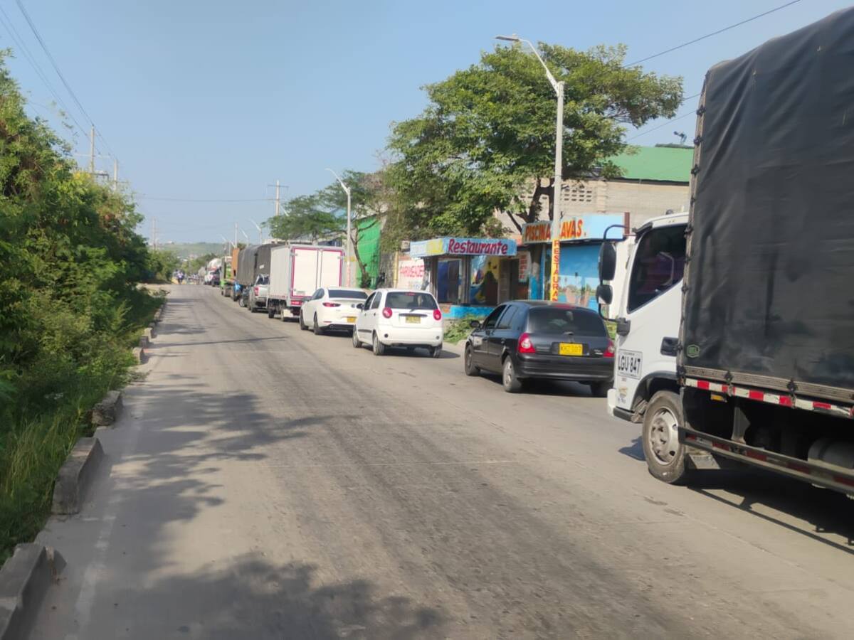 Se reporta bloqueo en la vía Barranquilla–Juan Mina por falta de energía: esto se sabe
