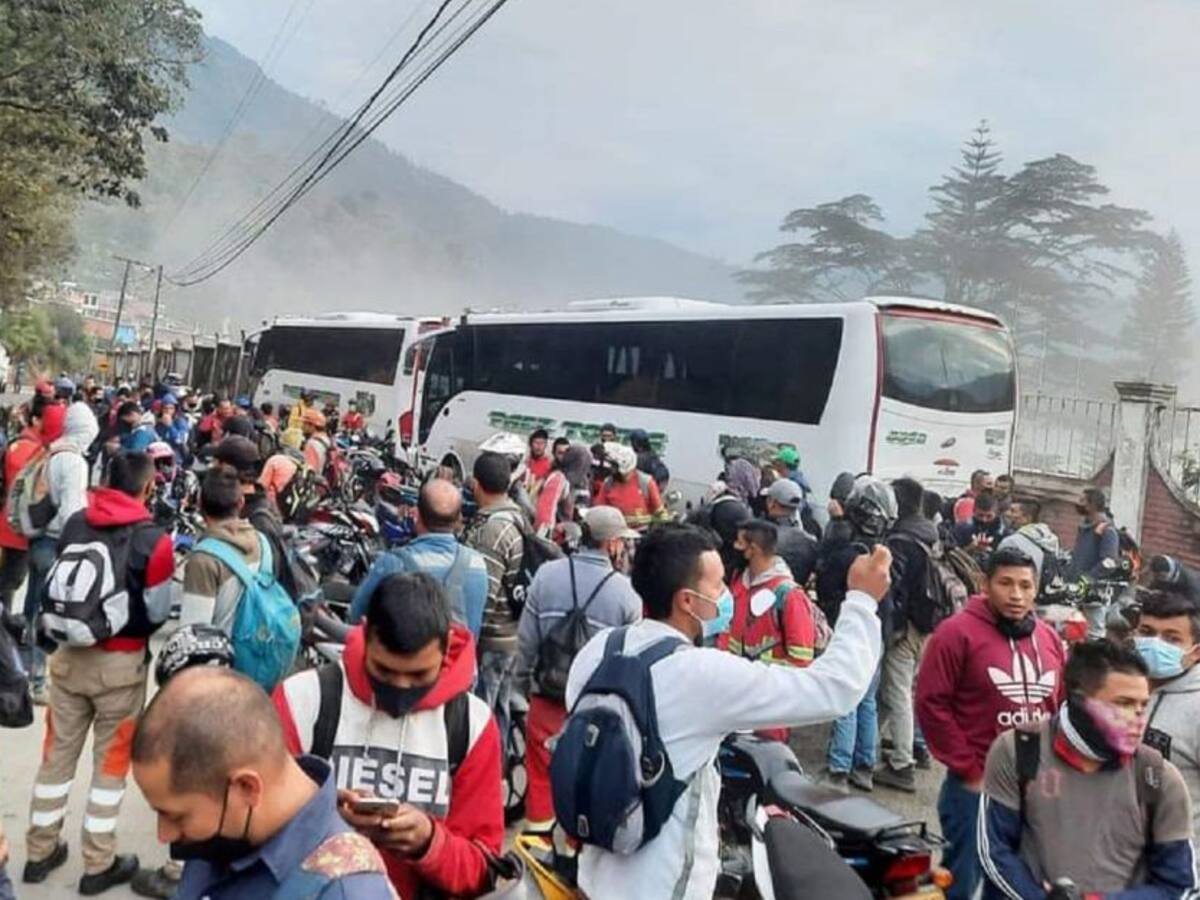 Empleados de las obras del Alto de la Línea protestan por sus salarios