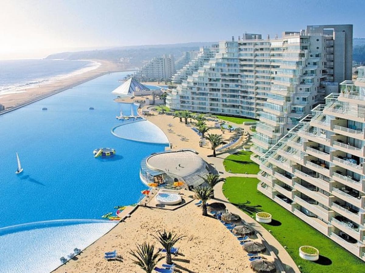 La piscina más grande del mundo queda en Latinoamérica y está a 7 horas de Bogotá en avión