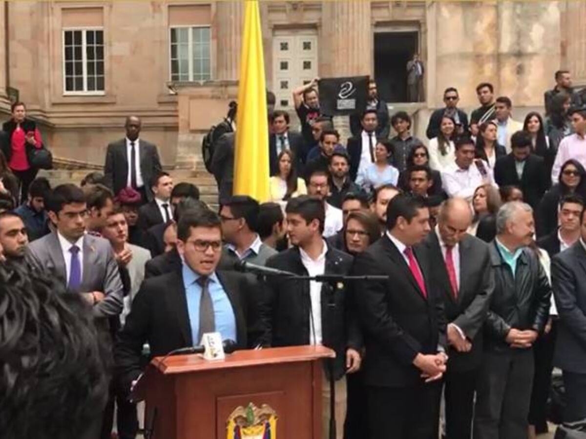Joven uribista arremetió en contra de Martín Santos