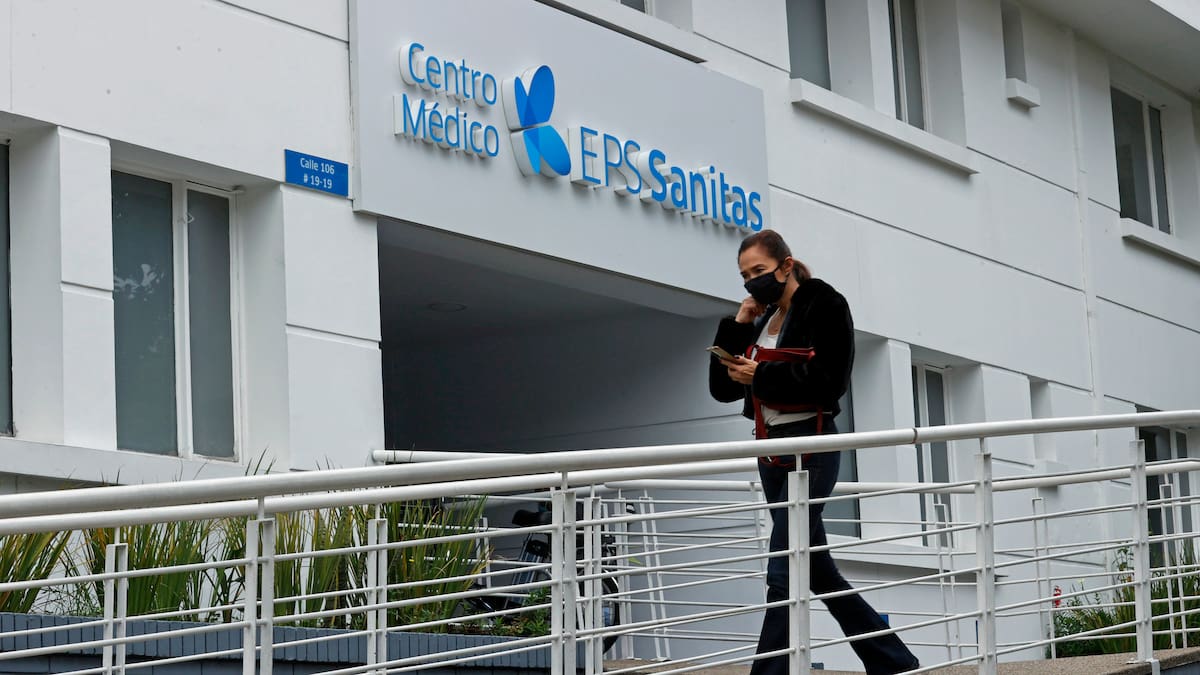 EPS Sanitas enfrenta críticas por fallos en el nuevo modelo de distribución de medicamento