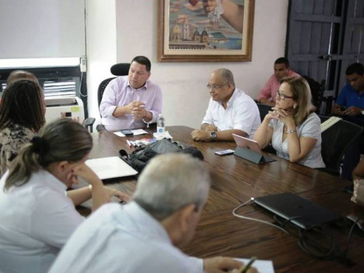 Alcalde de Cartagena pide a Gobierno Nacional apoyo contra contaminación de la bahía