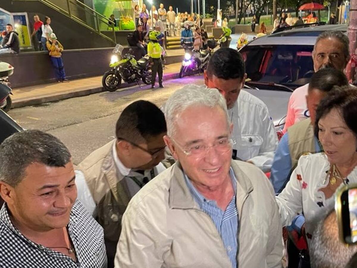 Hay que buscar reformas para que les vaya bien a las empresas y a los trabajadores: Uribe