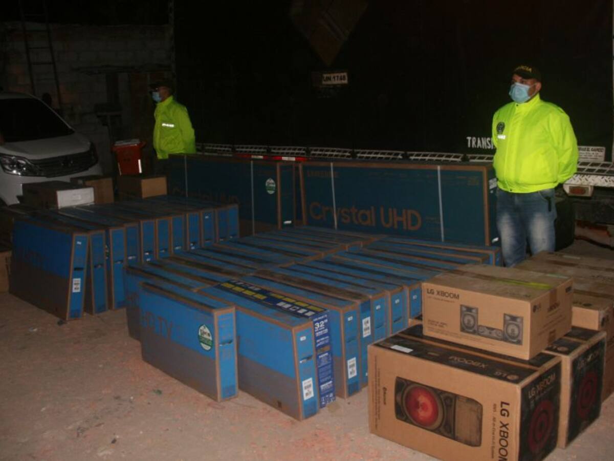 Saquean bodega con más de 100 electrodomésticos y capturan a 5 personas