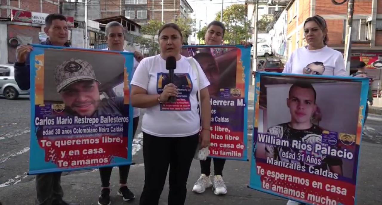 Madres de  jóvenes caldenses en El Salvador