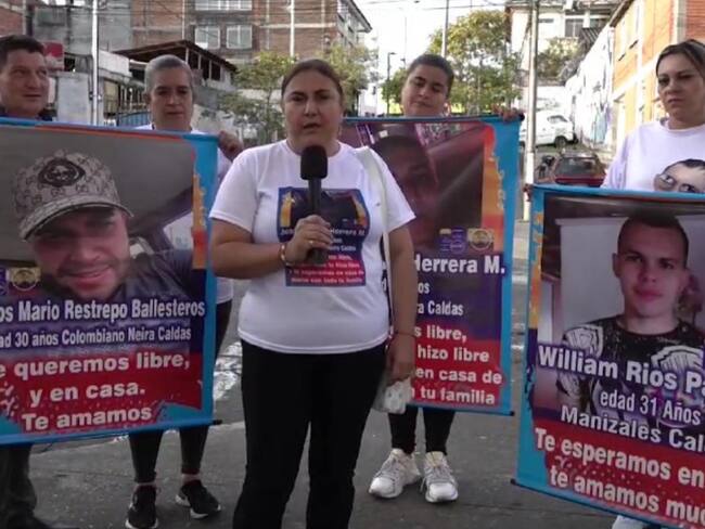 Madres de jóvenes caldenses en El Salvador