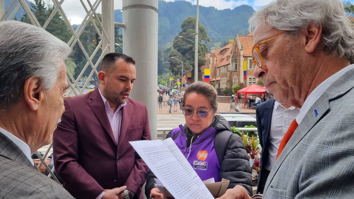 Mintrabajo: medidas de protección a trabajadoras de Institución Universitaria de Colombia