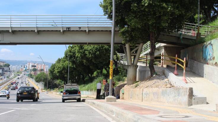 Denuncian que puente en Bucaramanga está siendo desvalijado