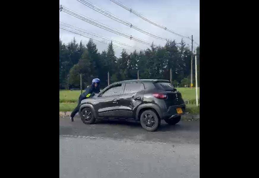 Guarda de tránsito agredido en Rionegro- foto captura de video