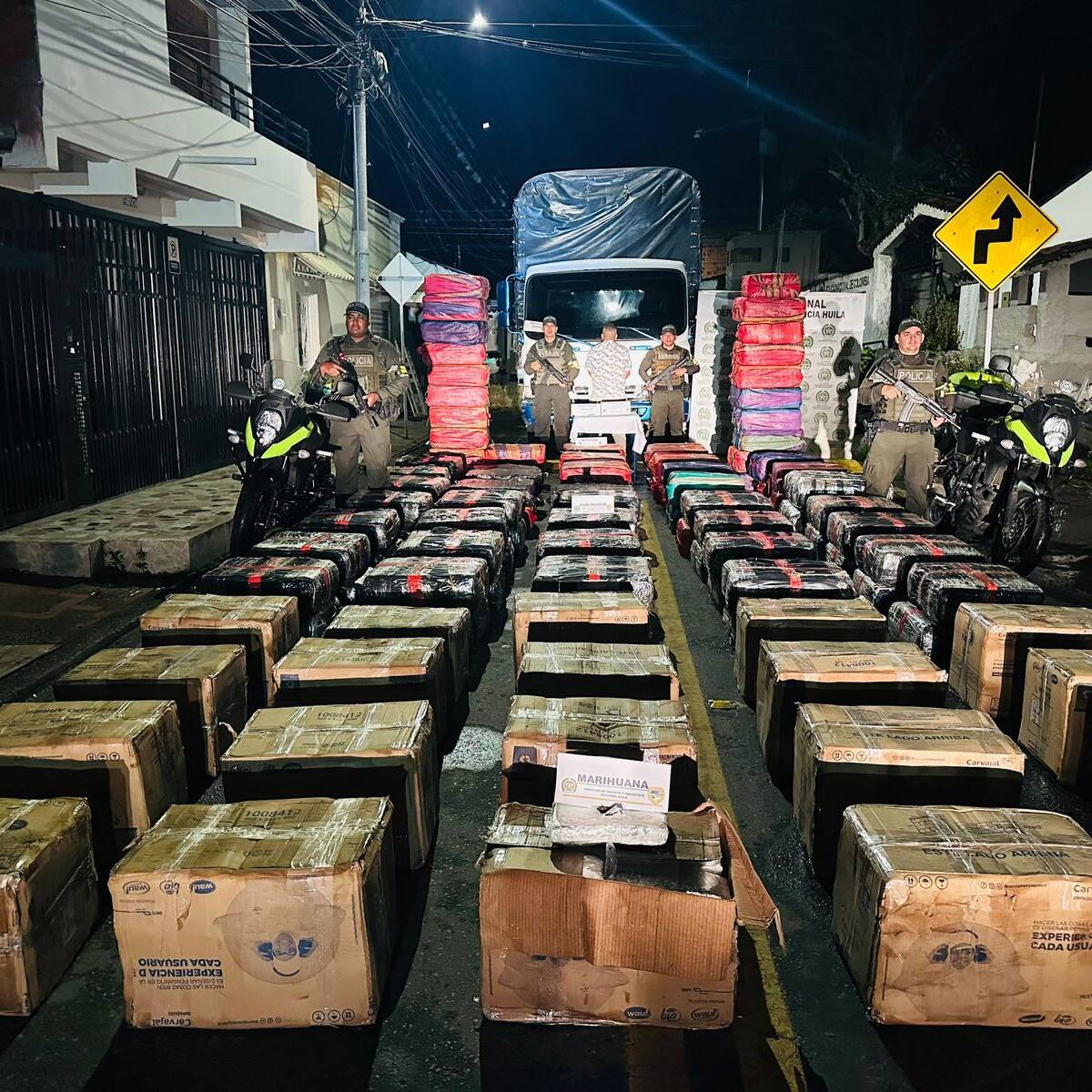 Policía frustra transporte de alijo de marihuana en vía del Huila
