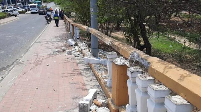 La Oficina Asesora para la Gestión del Riesgo realizó una inspección en la estructura luego del siniestro vial que dejó afectaciones en barandas