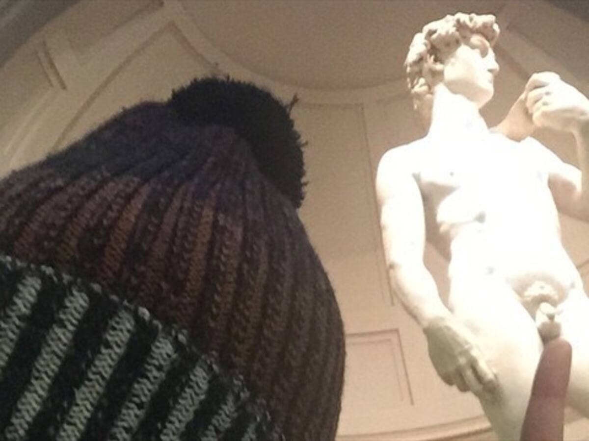 Katy Perry crea controversia por burlarse del arte italiano