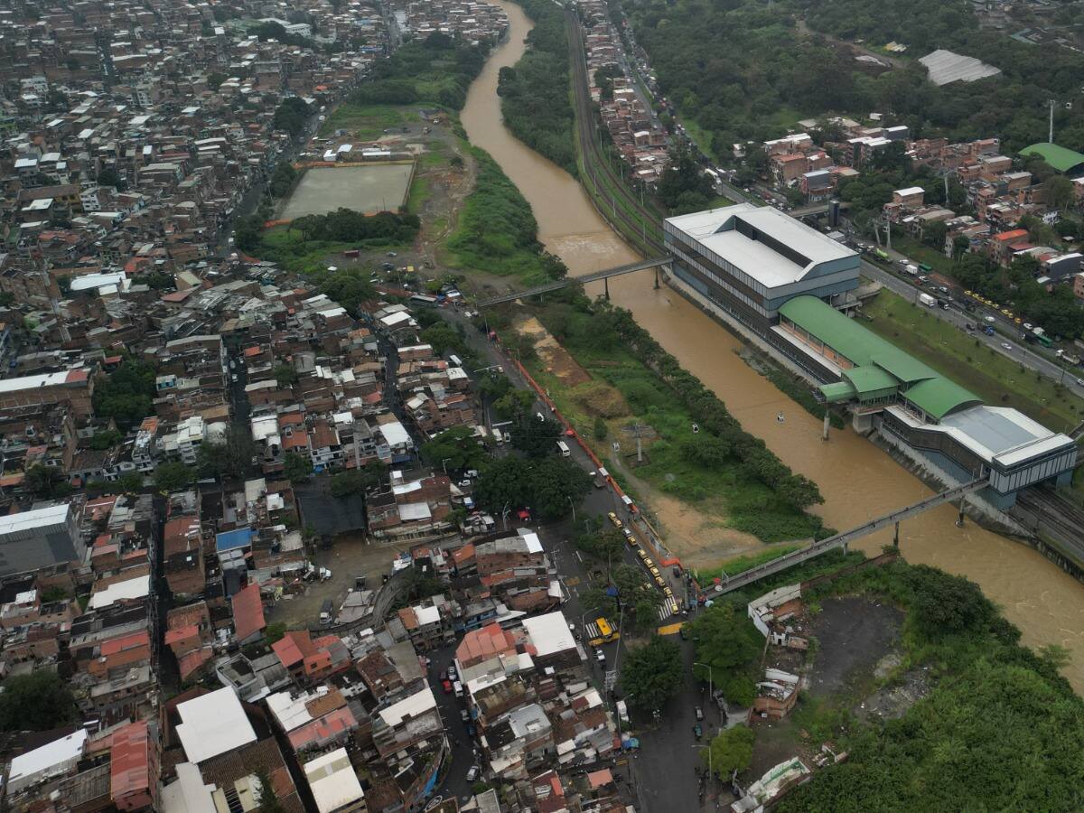 Parque Primavera Norte avanza con dos frentes de obra junto a la estación Acevedo