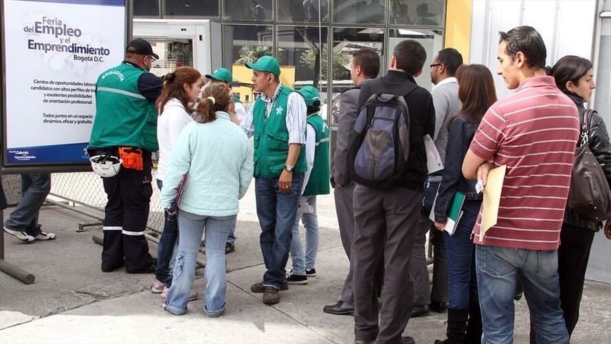 Si se compara con el mes inmediatamente anterior, la cifra de desempleo cayó un 0.8%. Foto: Colprensa