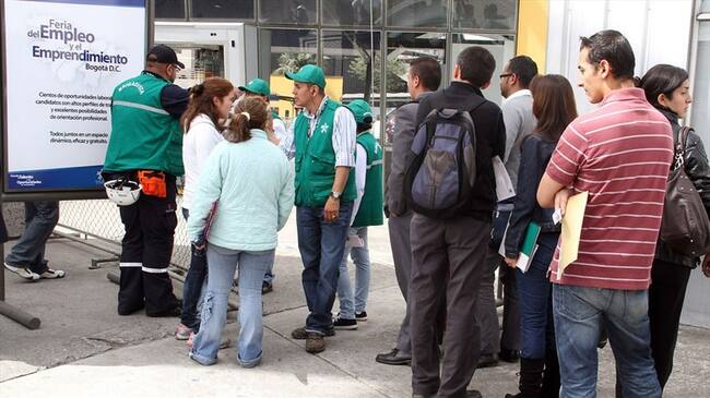 Si se compara con el mes inmediatamente anterior, la cifra de desempleo cayó un 0.8%. Foto: Colprensa