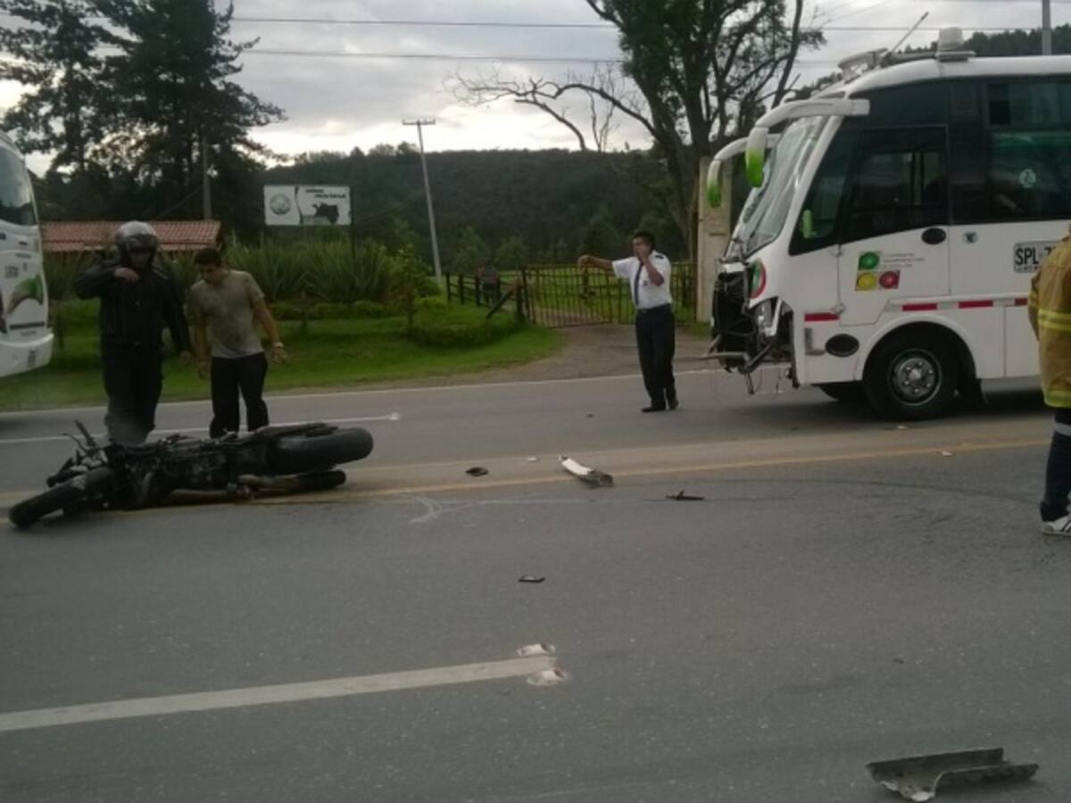 Grave accidente de tránsito vía Siberia - Cota