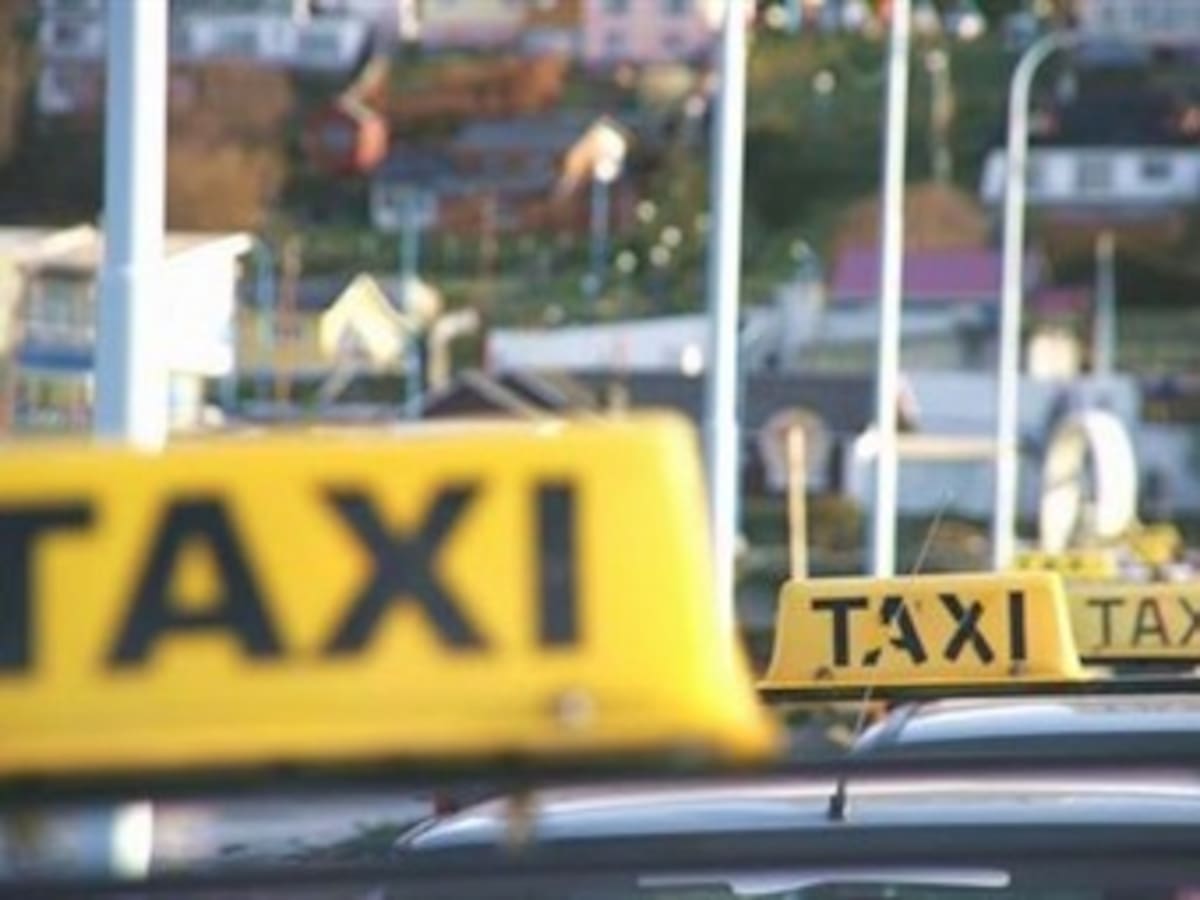 Secuestran a pareja, luego la liberan y le dan dinero para que tome un taxi