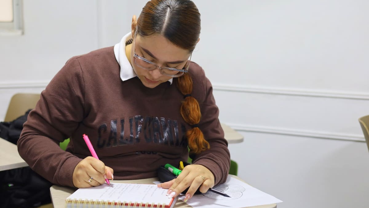 Abren inscripciones en Medellín para programa de apoyo a proyectos de vida de madres adolescentes