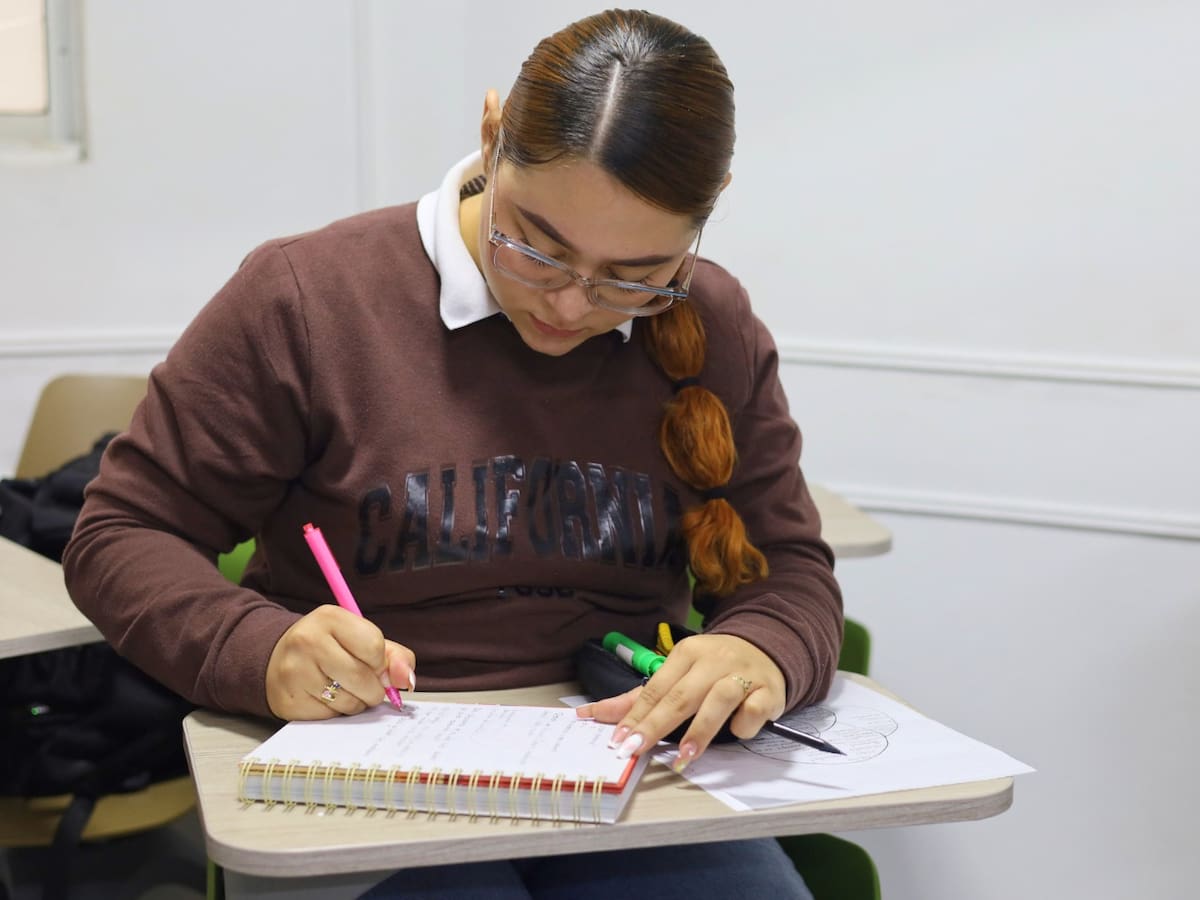 Abren inscripciones en Medellín para programa de apoyo a proyectos de vida de madres adolescentes