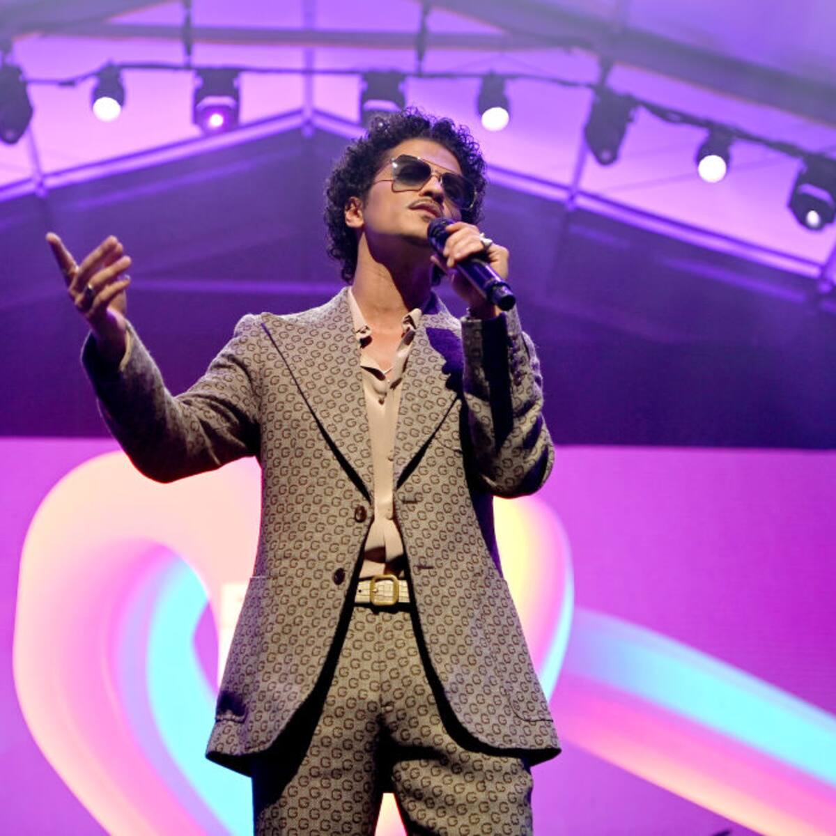 Bruno Mars lanza “Lo arriesgo todo”, la versión en español de su más reciente sencillo “Risk It All”
