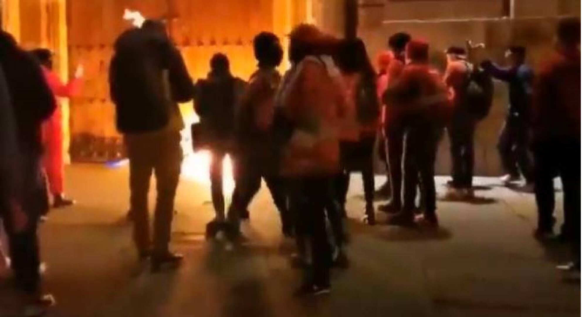 Ataque a la fachada de la Catedral Primada de Colombia.