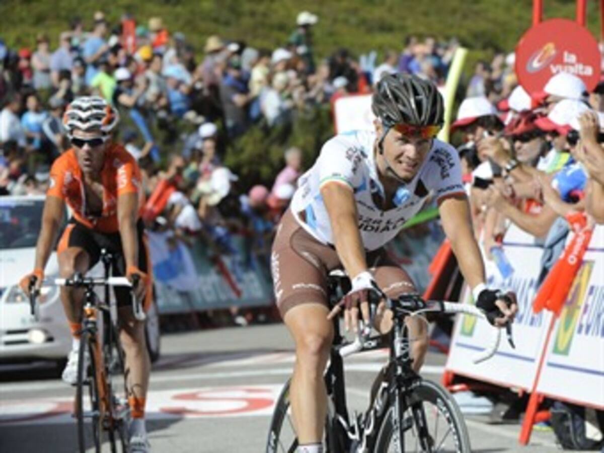 Nicolas Roche gana la segunda etapa de la Vuelta a España; Nibali es el nuevo líder