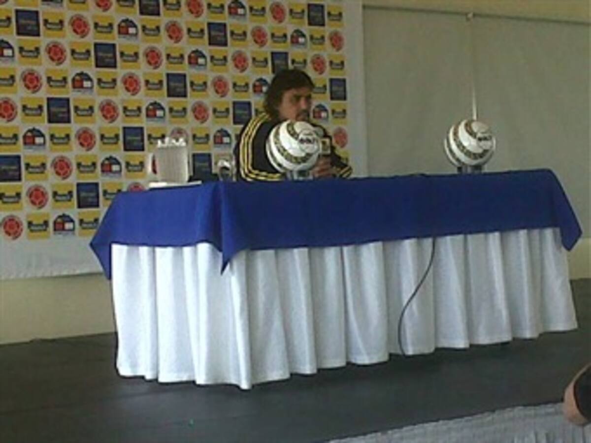 'Aquí las decisiones las toma el cuerpo técnico y no hay problemas con los jugadores': Álvarez