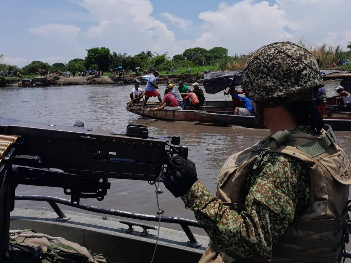 Más de mil desplazados dejan combates y ataques con drones en Cauca