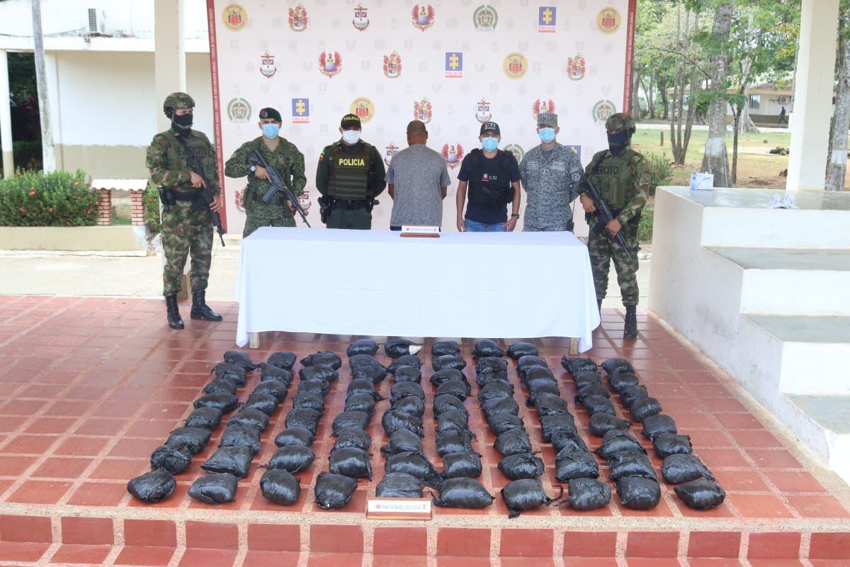Capturado y cocaína incautada- foto Ejército