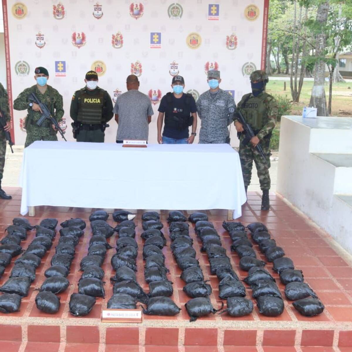 El Ejército encontró casi 200 kg de cocaína dentro de un carro en Tarazá