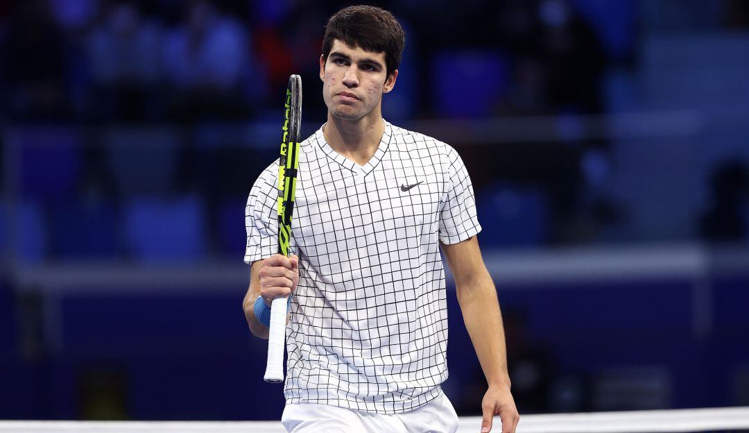 Carlos Alcaraz, tenista español, baja en la Copa Davis.