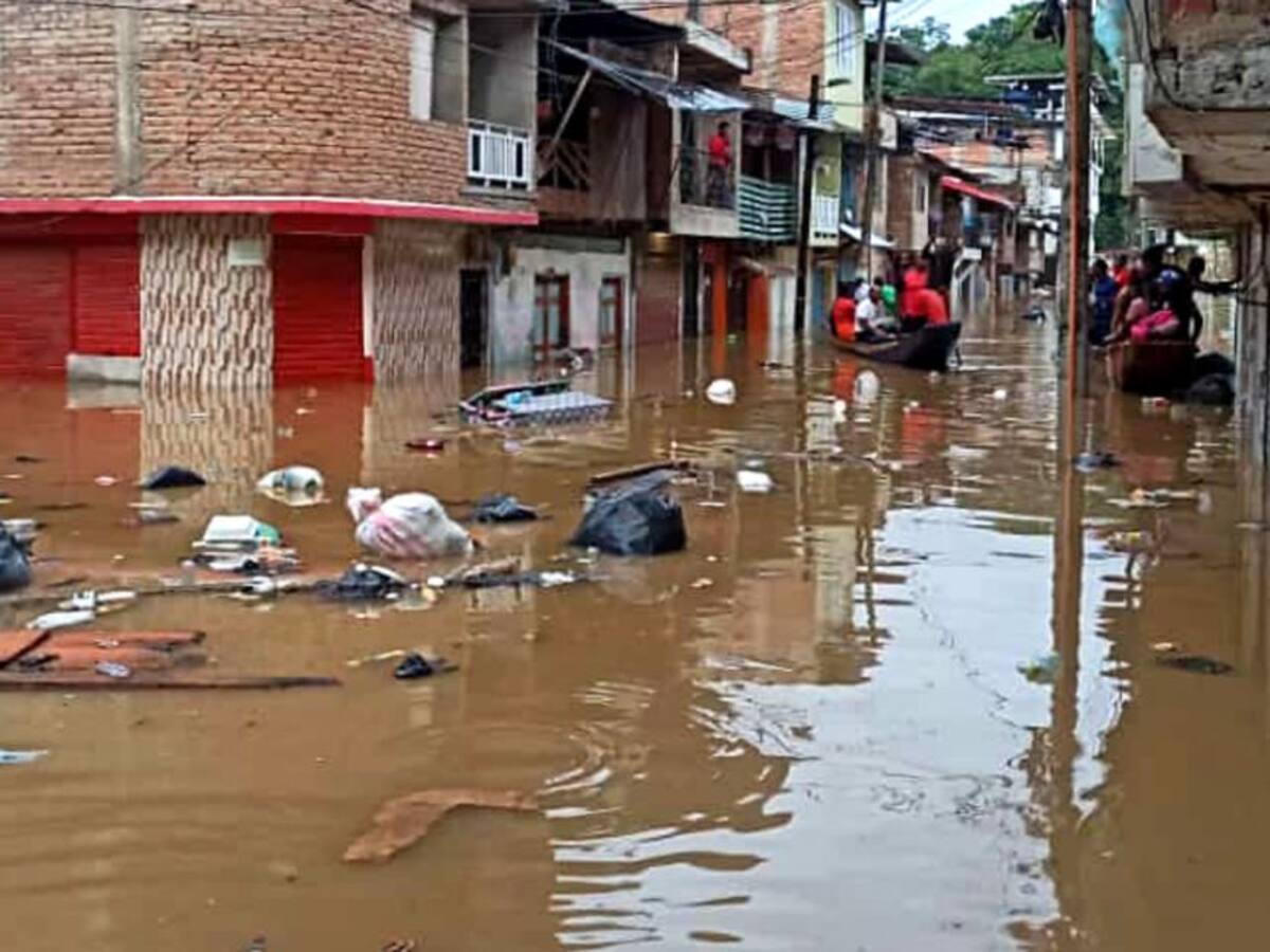Defensa Civil en Risaralda pide mejor manejo de basuras ante inundaciones