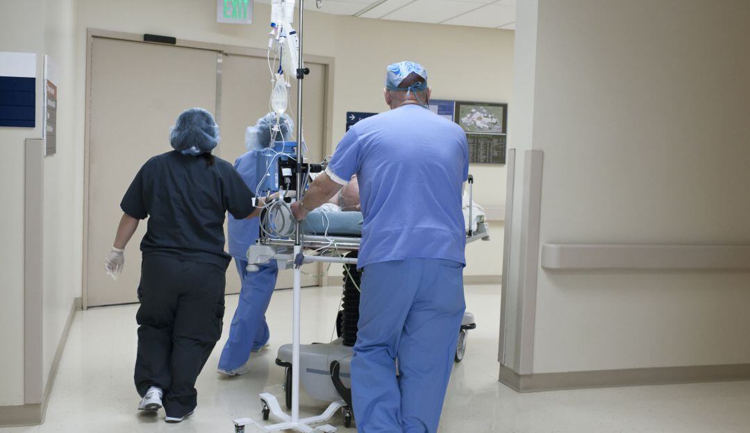 EE.UU. bate nuevo récord de contagios y hospitalizaciones por COVID-19