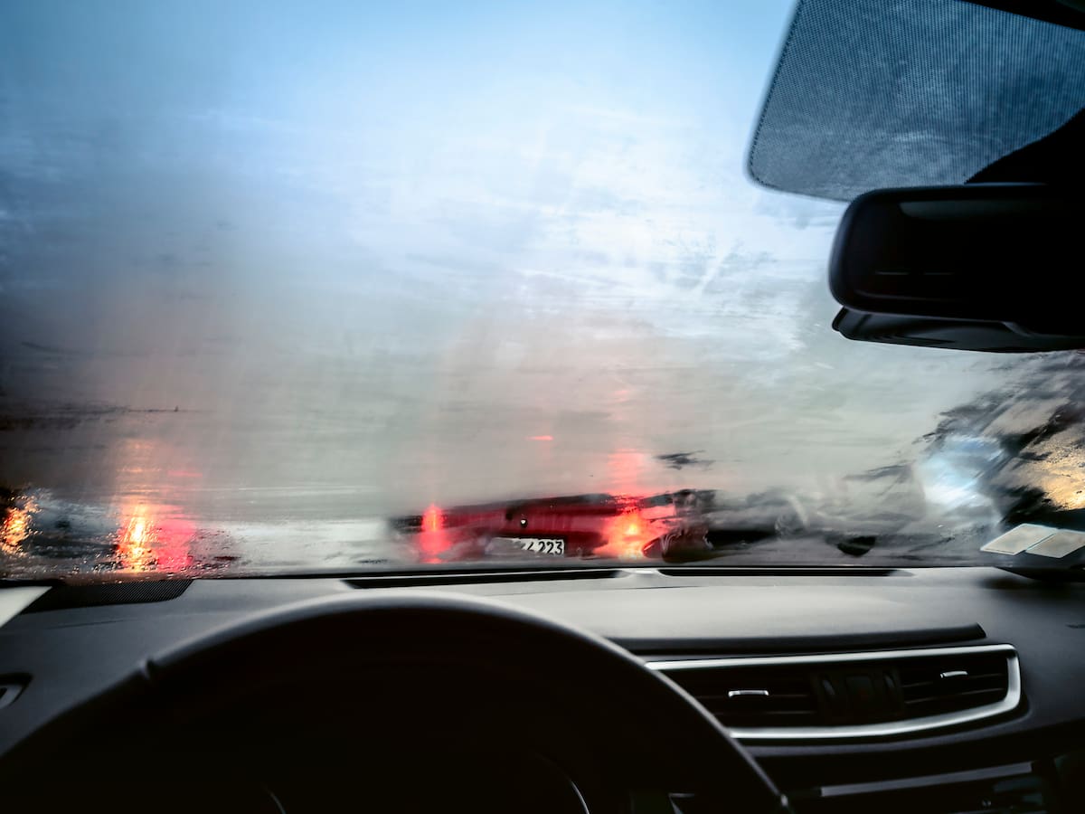 Cómo usar el aire acondicionado cuando está lloviendo: evite así las ventanas empañadas