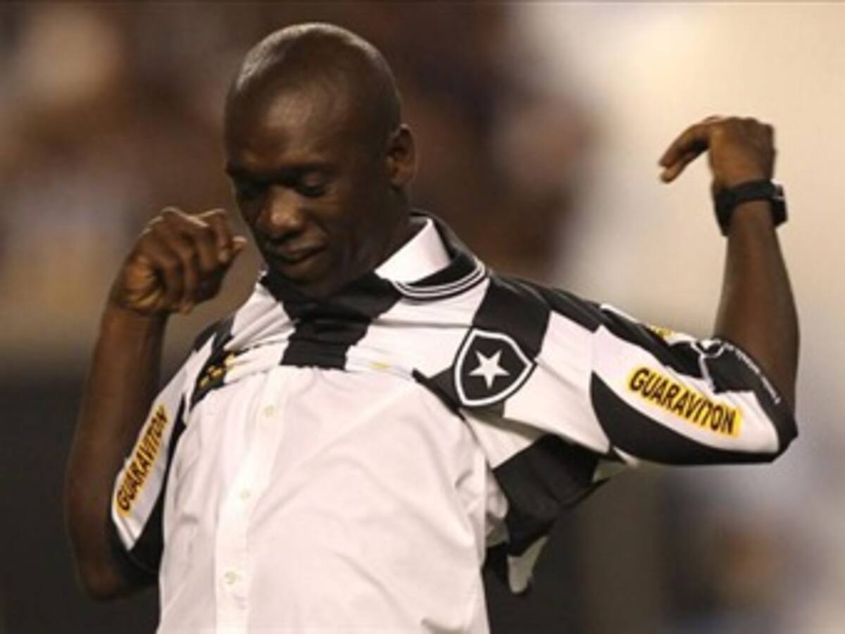 La primera expulsión de Seedorf en su carrera le costará 12 fechas de suspensión