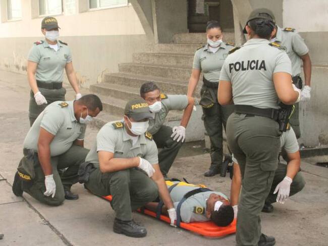 Simulacro de emergencia en el comando de la policía de Cartagena