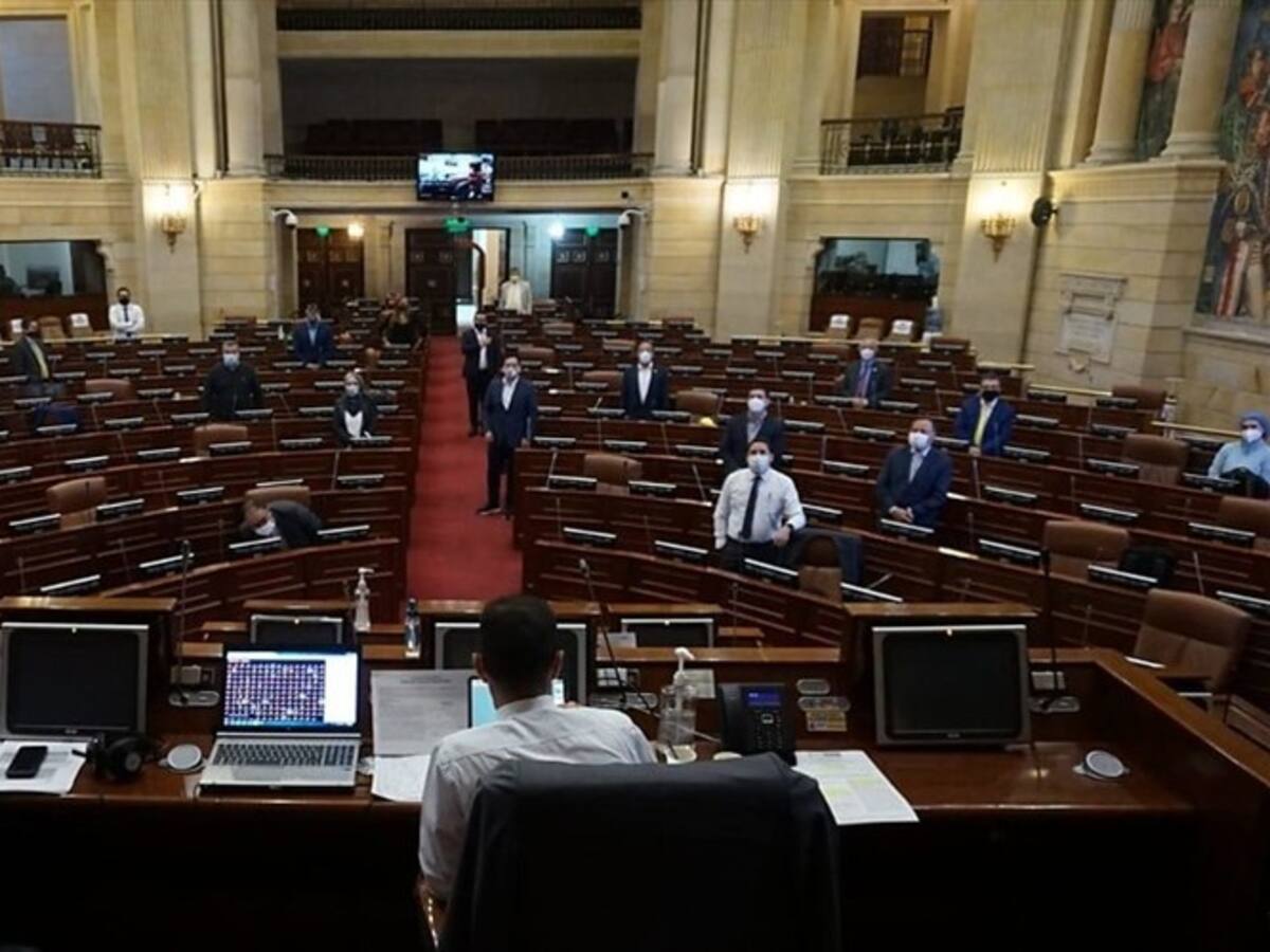 Medida de aseguramiento contra Álvaro Uribe genera opiniones encontradas en el Congreso