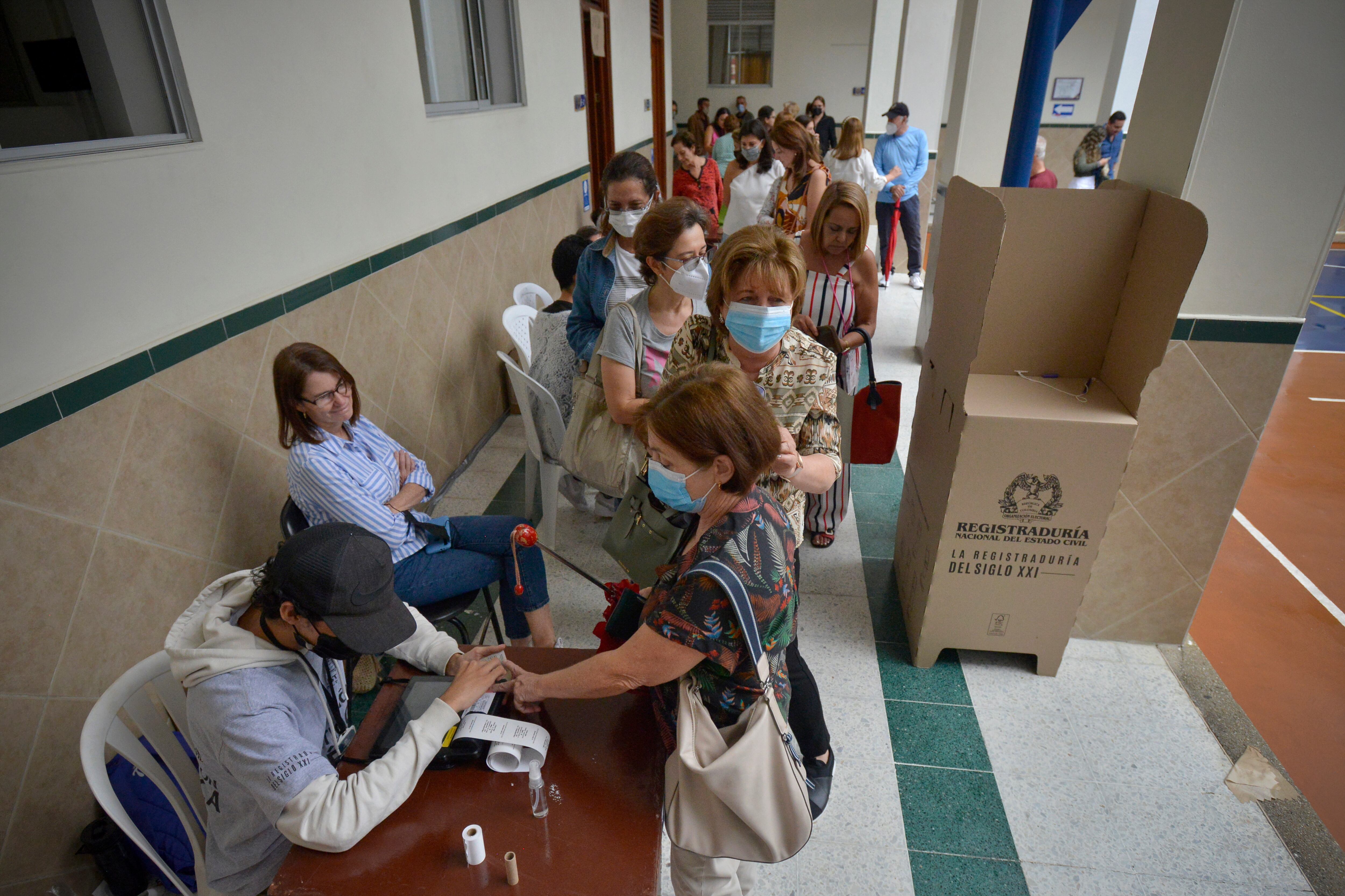 Jurados de votación octubre 2023. Foto de referencia: Gabriel Aponte/Getty Images)