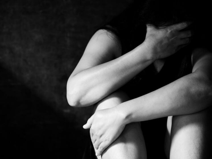 Autoridades investigan presunto caso de feminicidio.