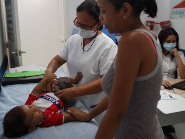 Casa a casa vacunarán a niños contra la sarampión en Barranquilla