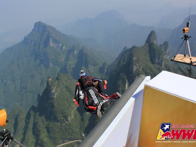 Jonathan Flórez, oro extremo en traje aéreo