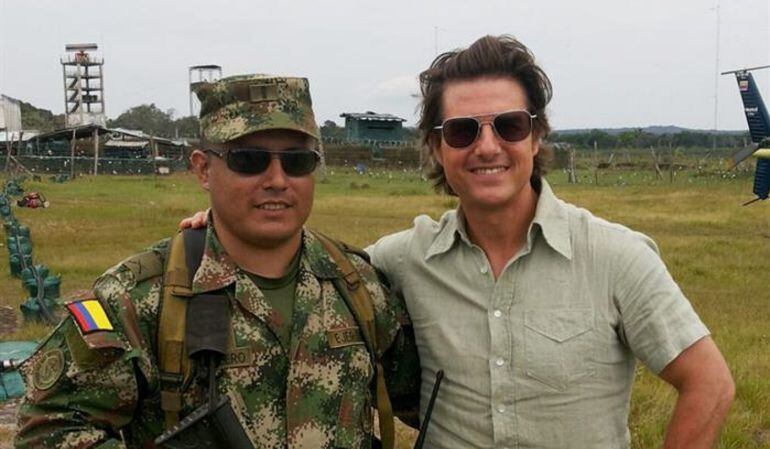 Tom Cruise visita guarnición militar colombiana en la Amazonía.
