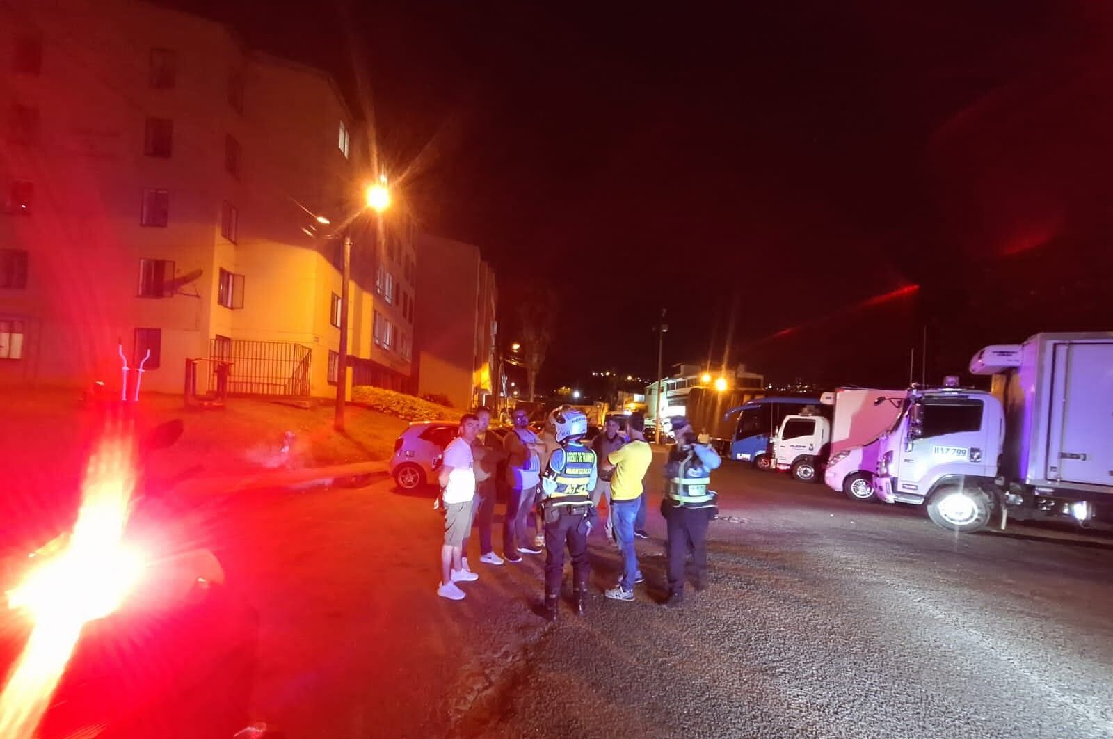 Control de los reguladores de movilidad en el barrio Estambul, en Manizales. Foto: Secretaría de Movilidad.